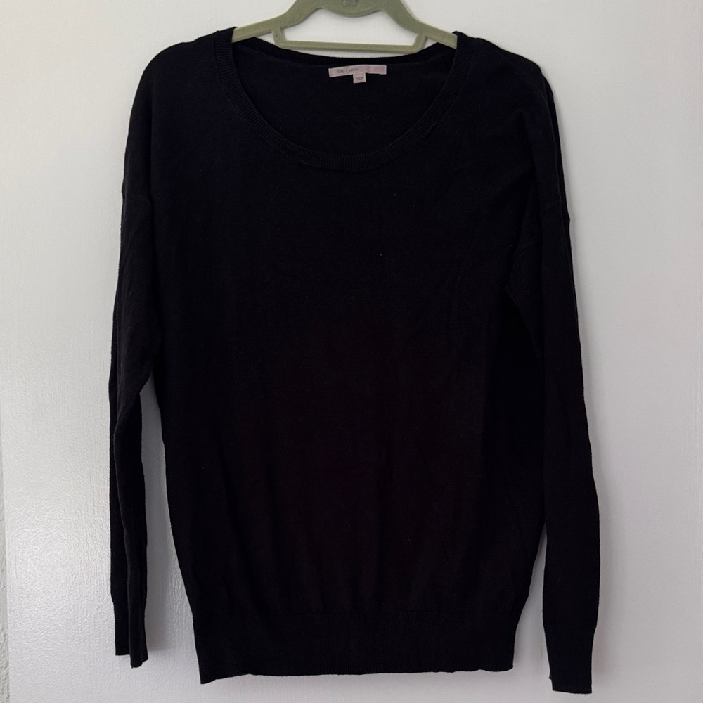 GAP Women's Black Crew Neck Sweater